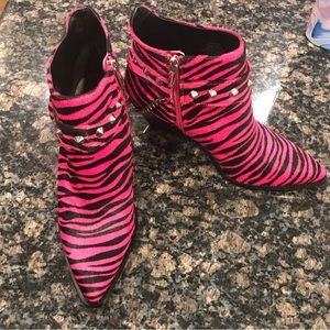 NWOT Jessica Simpson zebra booties